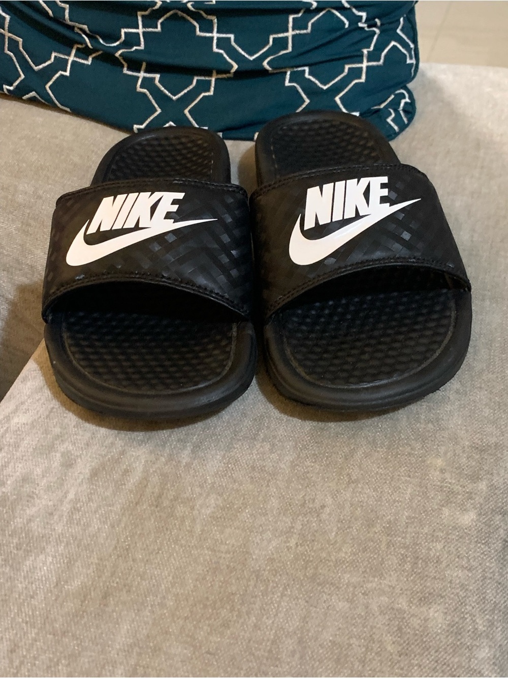 Nike Slides - Picture 2 of 5